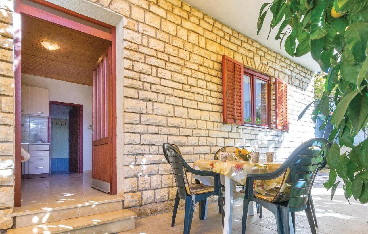 Awesome Apartment In Pula With Wifi Exterior photo